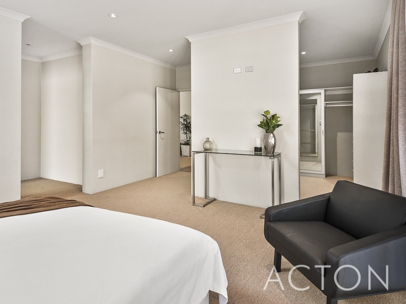 108 Kitchener Road, Alfred Cove WA 6154