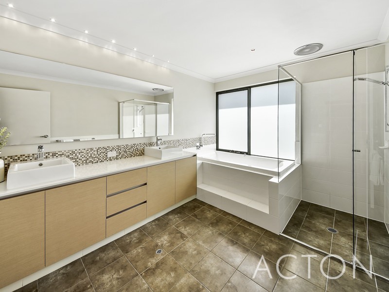 108 Kitchener Road, Alfred Cove WA 6154