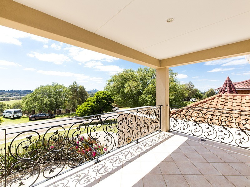 10 The Marlows, Mount Claremont WA 6010