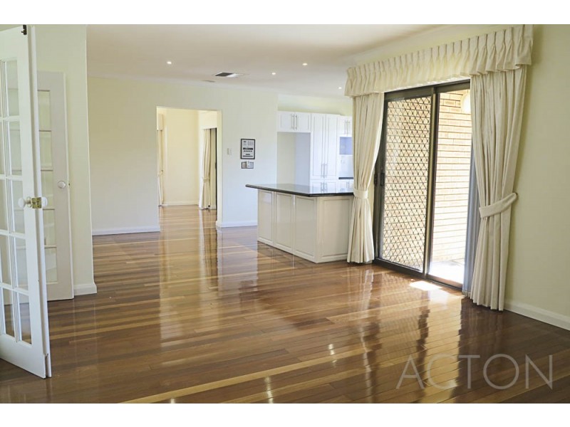 19 Congdon Way, Booragoon WA 6154