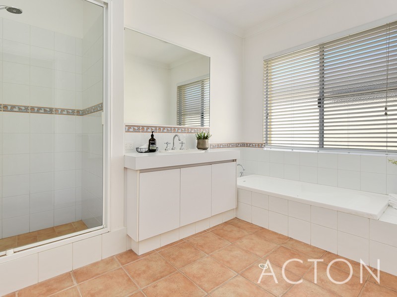 6 Jodrell Road, Gwelup WA 6018