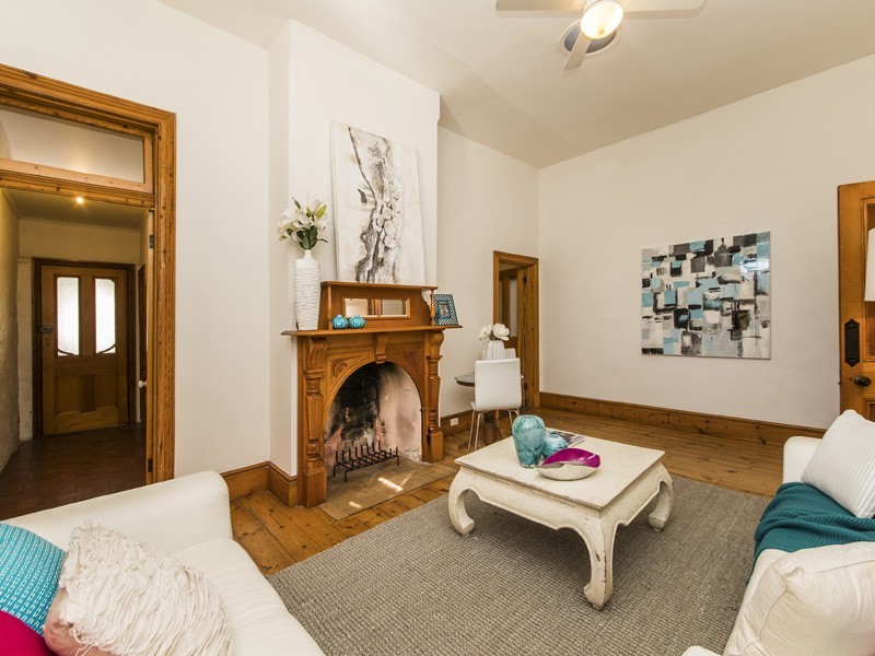32 Wray Avenue, Fremantle WA 6160
