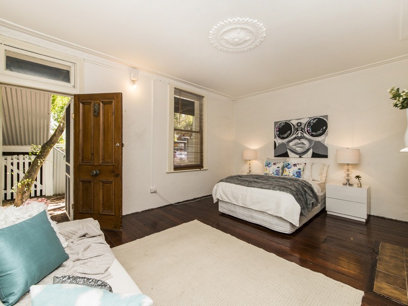 32 Wray Avenue, Fremantle WA 6160