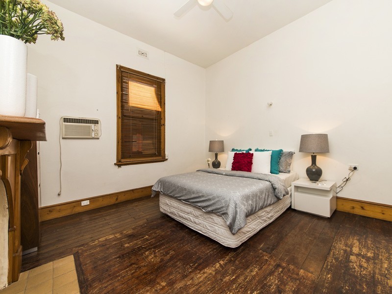 32 Wray Avenue, Fremantle WA 6160