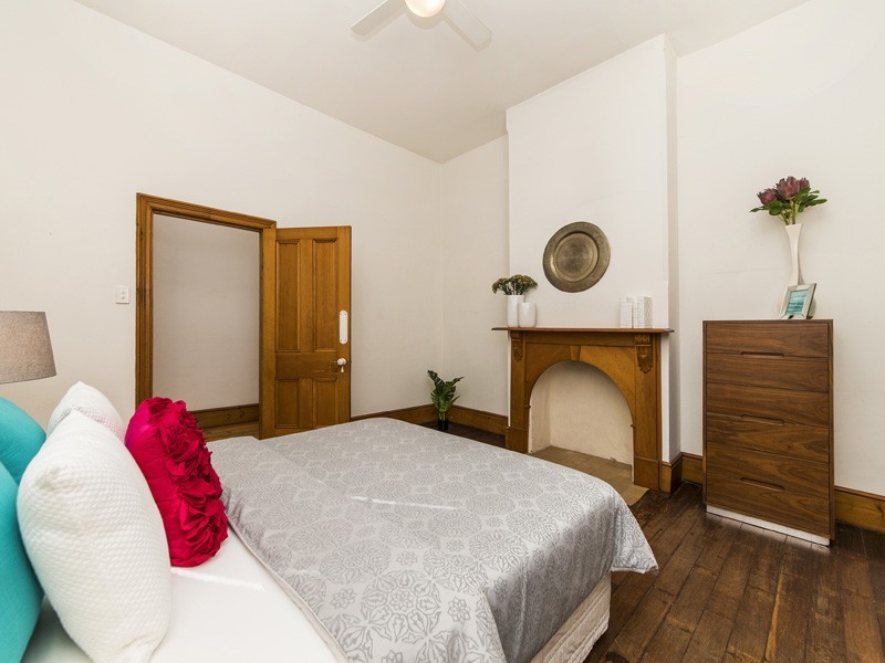32 Wray Avenue, Fremantle WA 6160