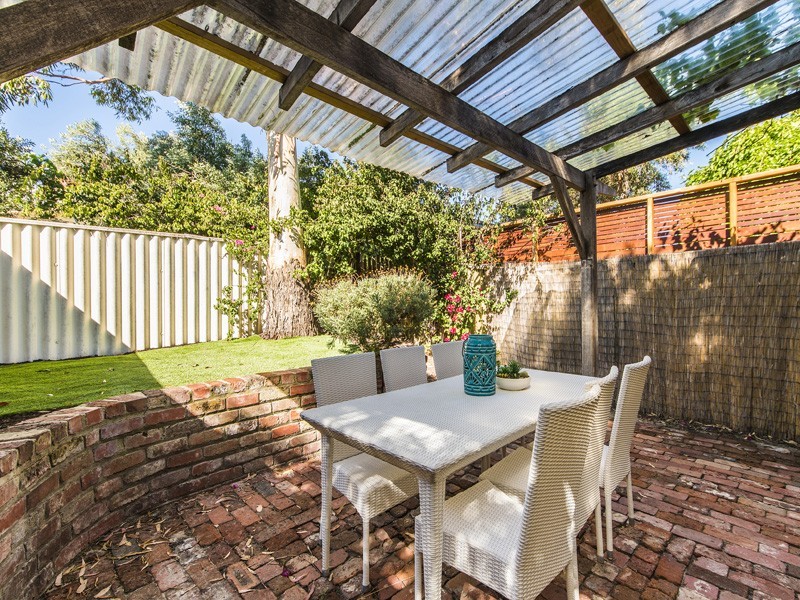 32 Wray Avenue, Fremantle WA 6160