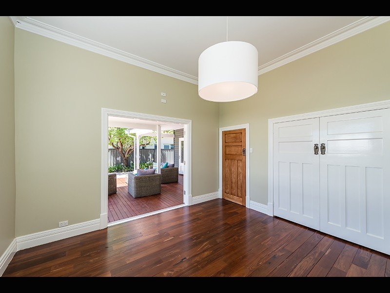 15 Briggs Street, Bassendean WA 6054