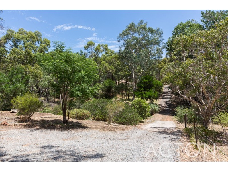 1690 Jarrah Road, Stoneville WA 6081