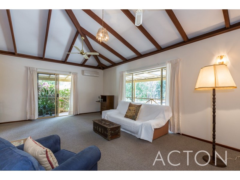 1690 Jarrah Road, Stoneville WA 6081