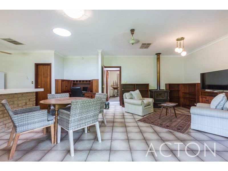 1690 Jarrah Road, Stoneville WA 6081