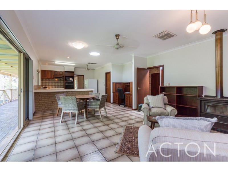 1690 Jarrah Road, Stoneville WA 6081