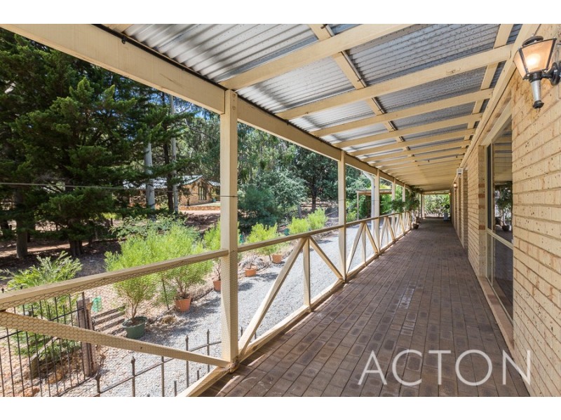 1690 Jarrah Road, Stoneville WA 6081