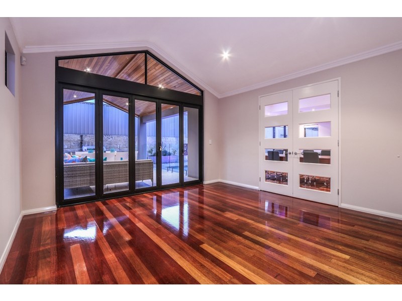 12 Castanet Drive, Madeley WA 6065