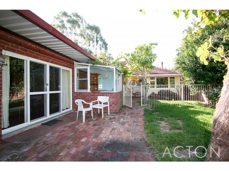 44 Gallop Road, Dalkeith WA 6009