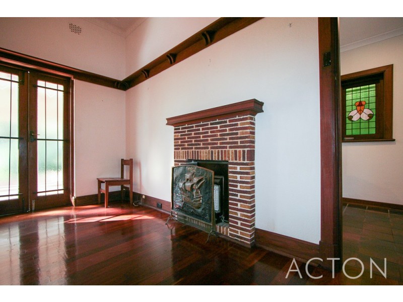 44 Gallop Road, Dalkeith WA 6009