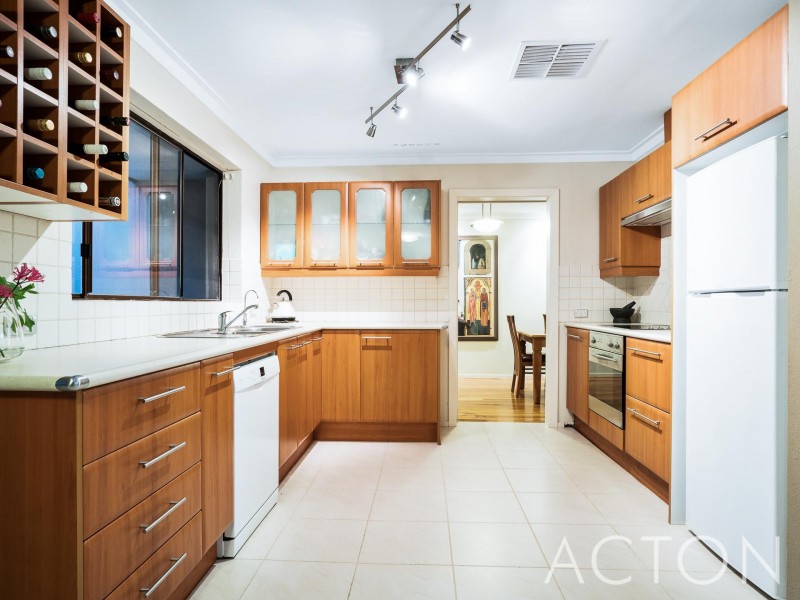 51 Girrawheen Drive, Gooseberry Hill WA 6076