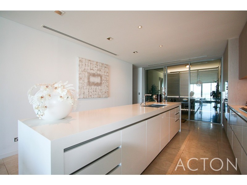 15/21 Ocean Drive, North Coogee WA 6163