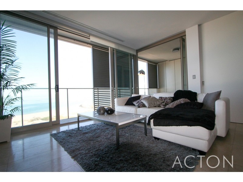 15/21 Ocean Drive, North Coogee WA 6163