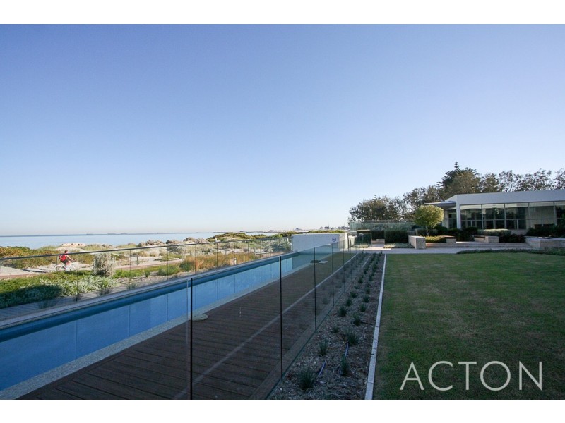 15/21 Ocean Drive, North Coogee WA 6163