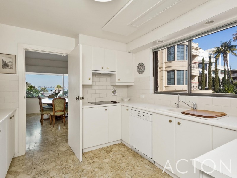 7/10 The Avenue, Crawley WA 6009