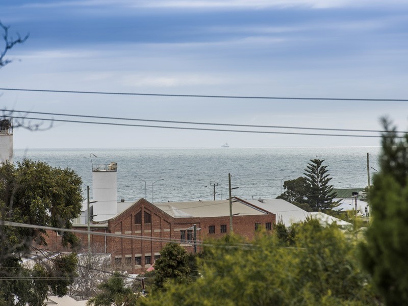 4 HIGHAM ROAD, North Fremantle WA 6159
