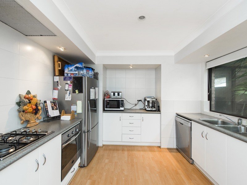 4 HIGHAM ROAD, North Fremantle WA 6159