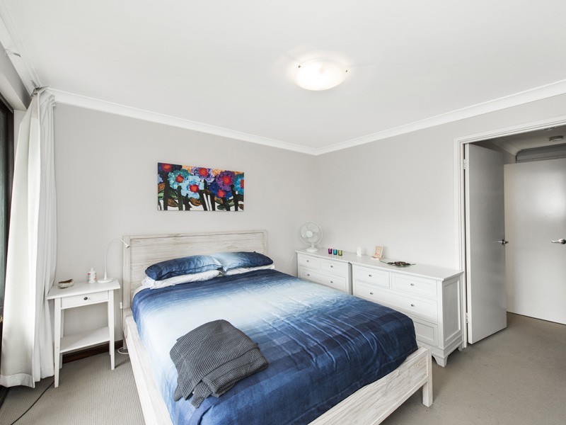 4 HIGHAM ROAD, North Fremantle WA 6159