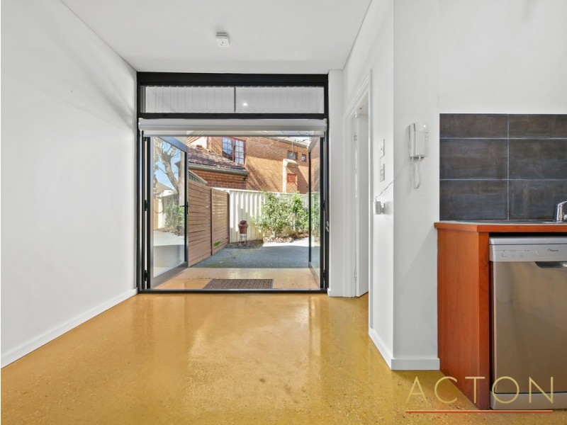 16C Princess Road, Crawley WA 6009