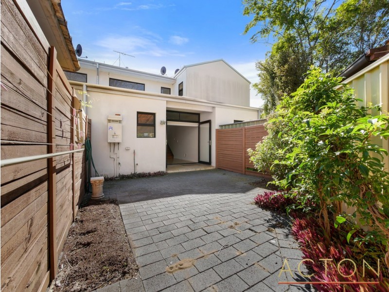 16C Princess Road, Crawley WA 6009