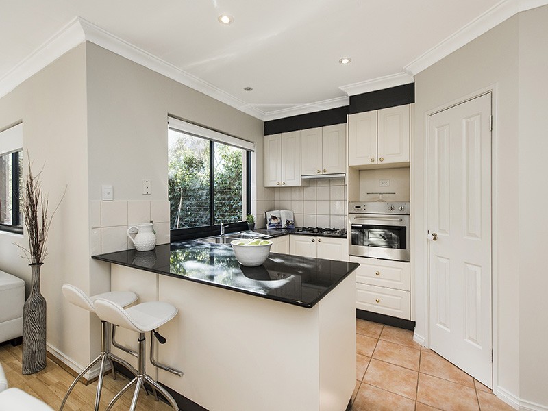 4/89 Mary Street, Como WA 6152