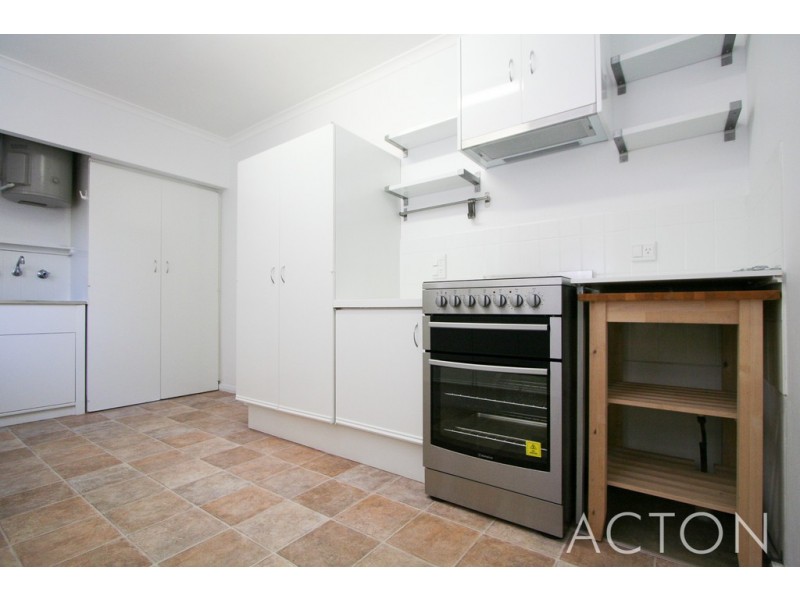 2/4 Freshwater Parade, Claremont WA 6010