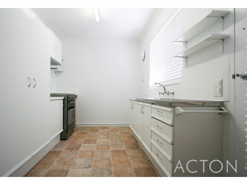 2/4 Freshwater Parade, Claremont WA 6010