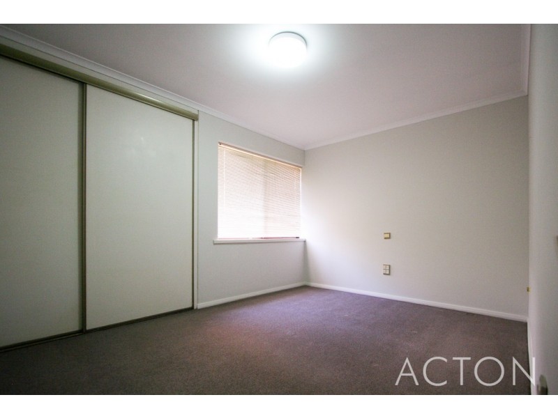 2/4 Freshwater Parade, Claremont WA 6010