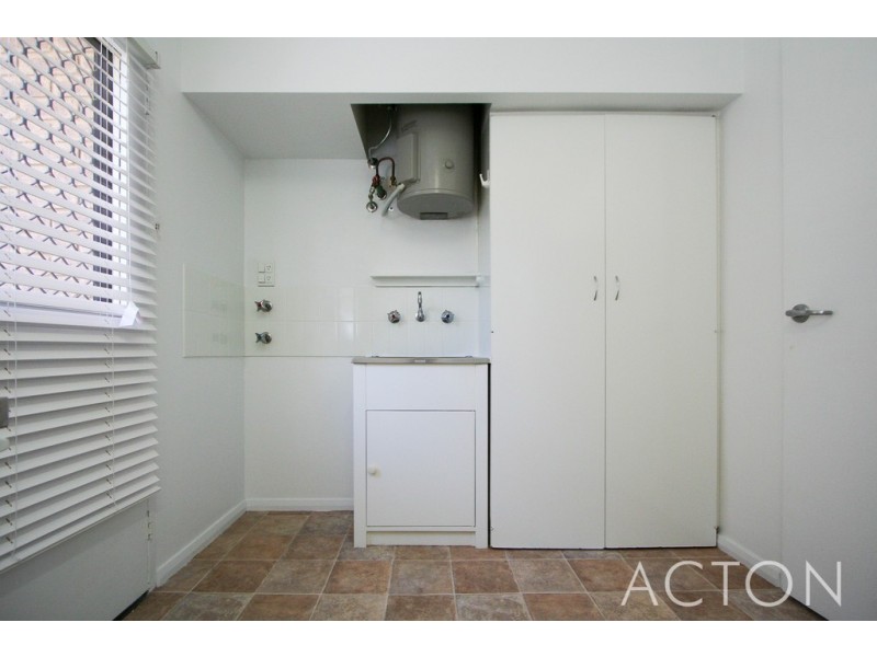 2/4 Freshwater Parade, Claremont WA 6010