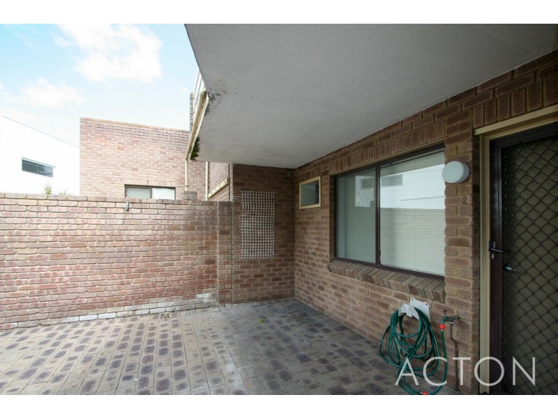 2/4 Freshwater Parade, Claremont WA 6010
