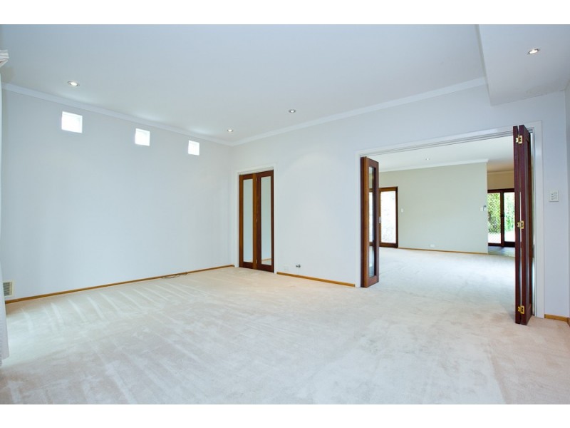 27 Osborne Parade, Claremont WA 6010