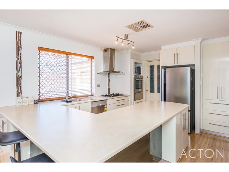 45 Guadalupe Drive, Ballajura WA 6066