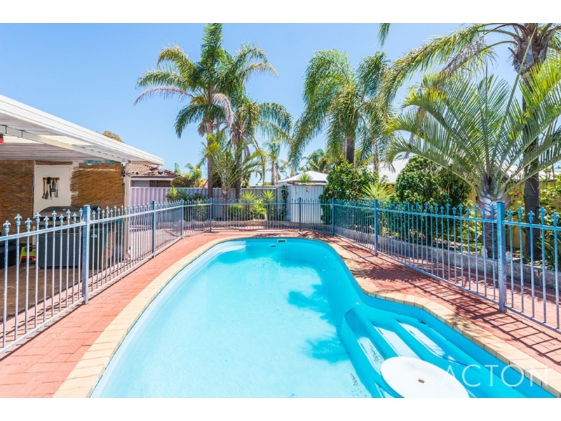 45 Guadalupe Drive, Ballajura WA 6066
