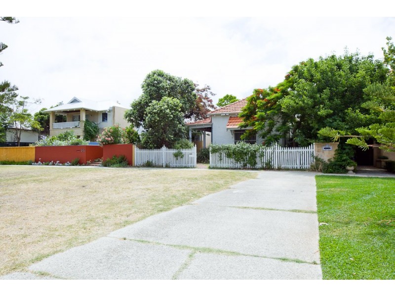 32 BROOME STREET, Cottesloe WA 6011