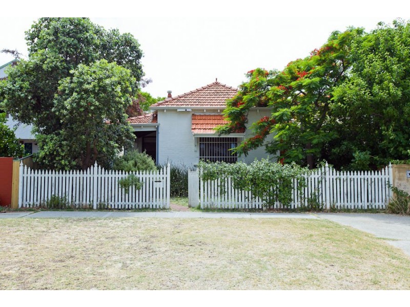32 BROOME STREET, Cottesloe WA 6011