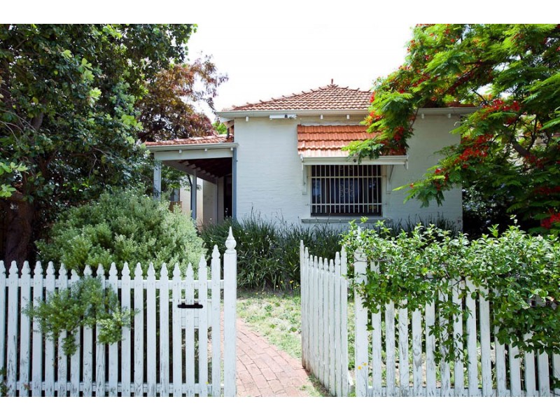32 BROOME STREET, Cottesloe WA 6011