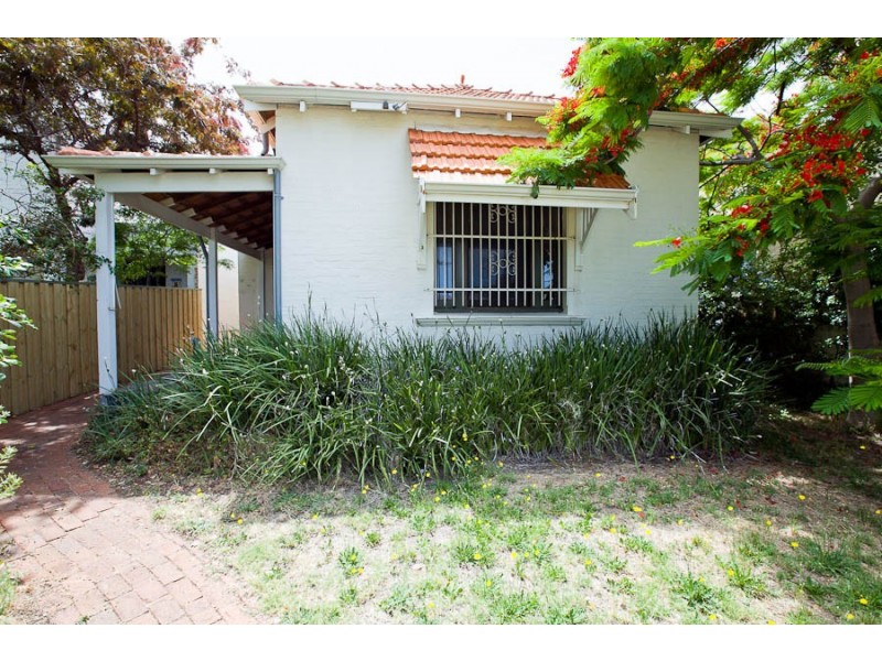 32 BROOME STREET, Cottesloe WA 6011