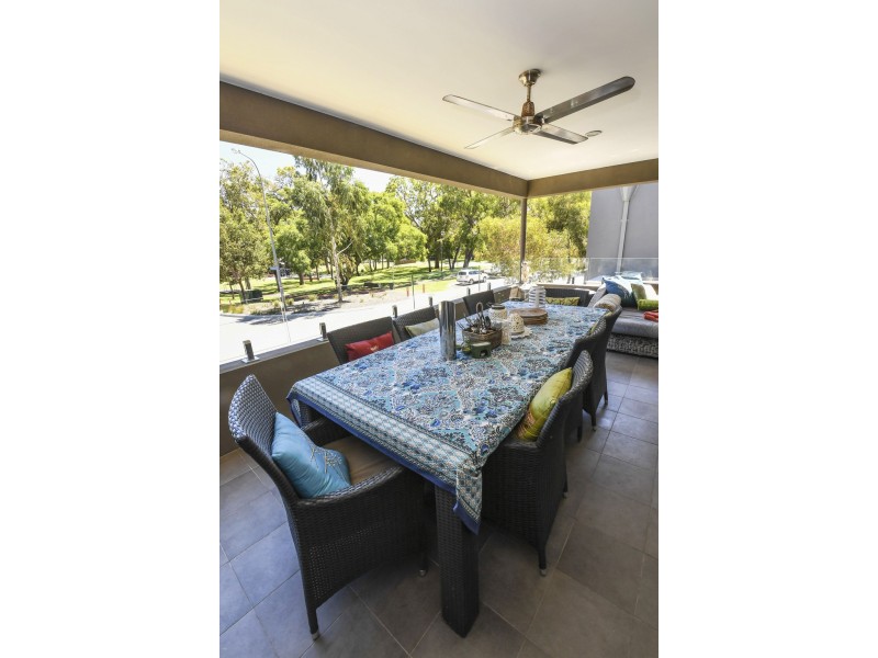 33 Alumni Terrace, Churchlands WA 6018