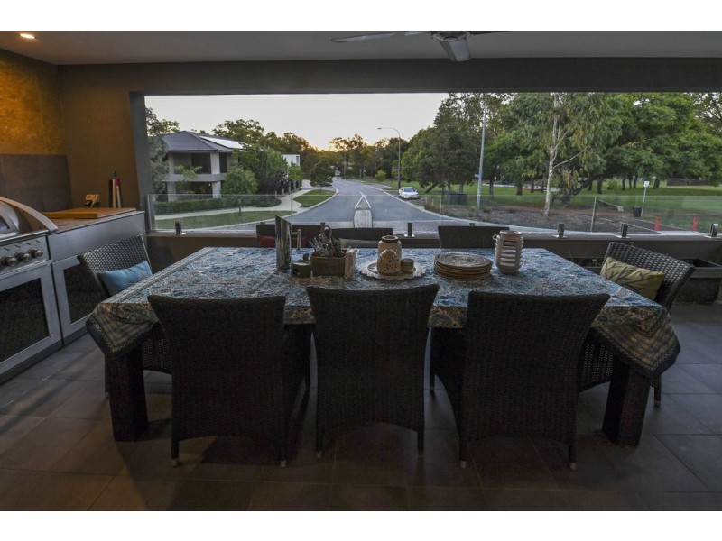 33 Alumni Terrace, Churchlands WA 6018