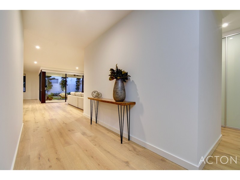7 Howson Approach, Floreat WA 6014
