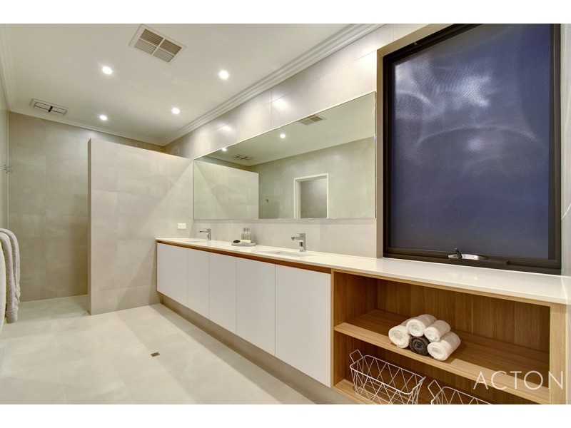 7 Howson Approach, Floreat WA 6014