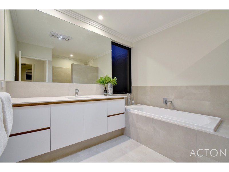 7 Howson Approach, Floreat WA 6014