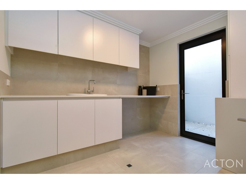 7 Howson Approach, Floreat WA 6014