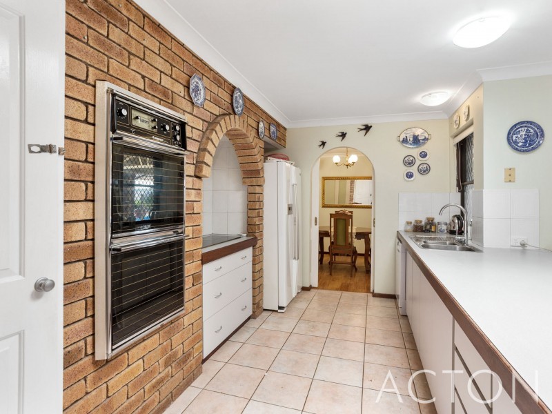9 Bryne Place, Leeming WA 6149