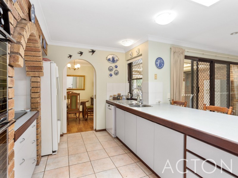 9 Bryne Place, Leeming WA 6149